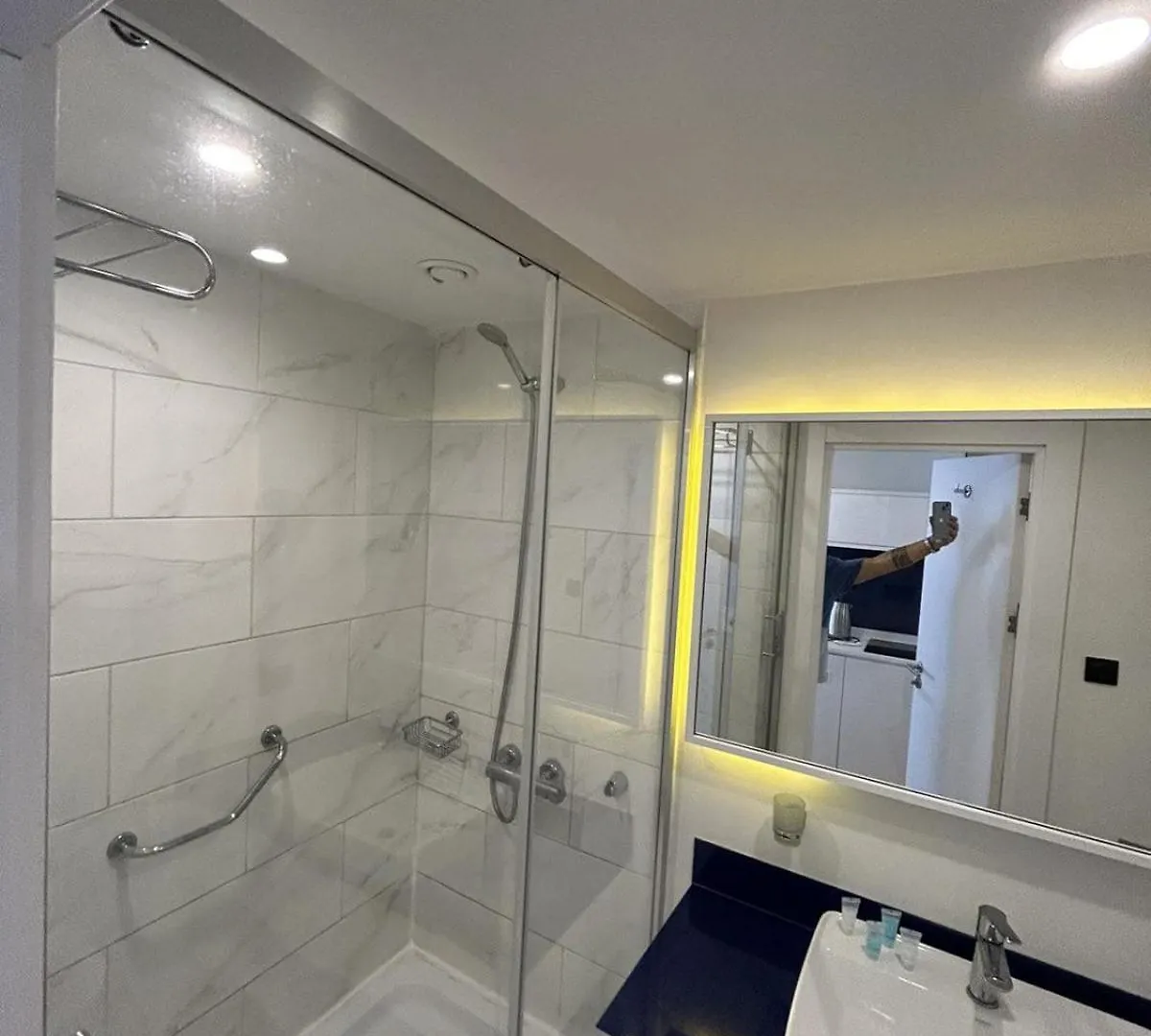 Orbi City Tatos Appartments Batumi 0*,